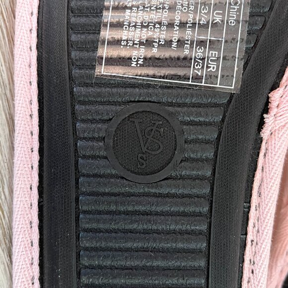 New Victoria's Secret Slippers Small 5 6 Pink Velour White Pom NWT - Picture 10 of 10